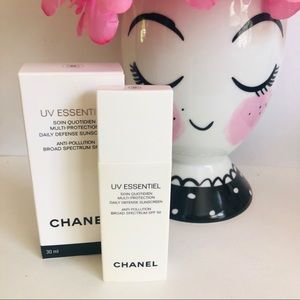 Chanel UV Essentiel Sun Screen SPF50
